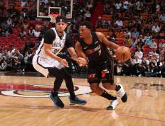 包含西亚卡姆爆冷击败热火，赛况扑朔迷离引爆全场！的词条